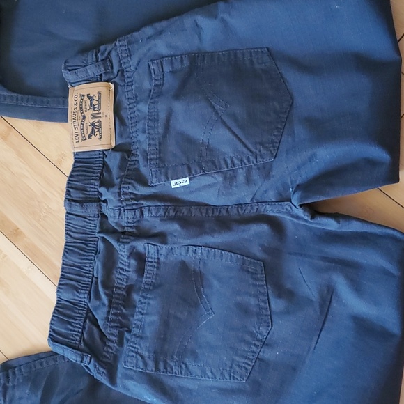 Levi's Boys' Soft Knit Jogger Pants size 10-12 - Picture 2 of 7